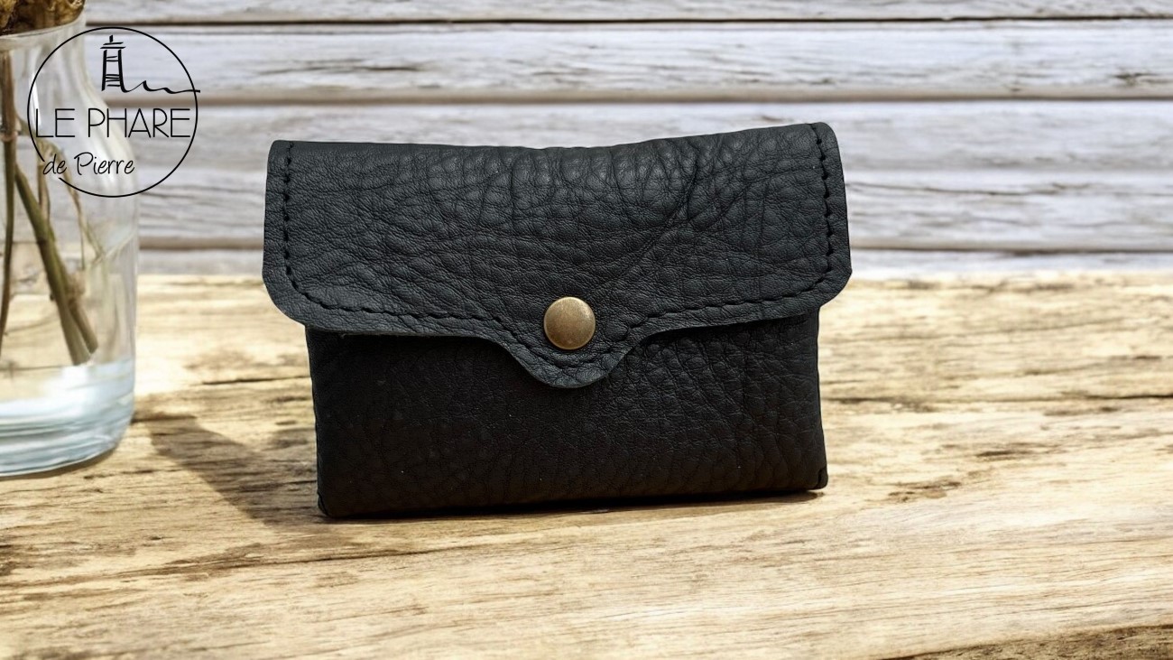 [PmS.24 02] Porte-monnaie STAR cuir noir (1)_resultat (LPDP)